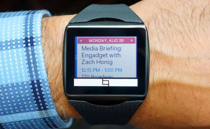 Qualcomm giảm giá đồng hồ thông minh màn hình lạ Toq