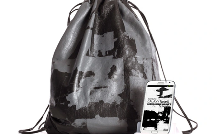 Bị chê thiết kế xấu, Samsung quay sang sản xuất... túi thời trang hàng hiệu