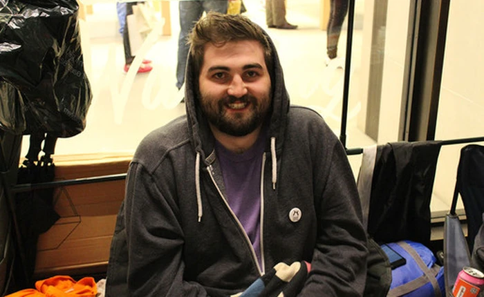 Bỏ cả trăm triệu đồng để có được chỗ xếp hàng mua iPhone 5s