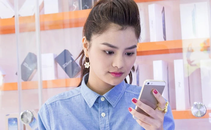 Giá iPhone 5s vàng điên cuồng tăng tại chợ đen