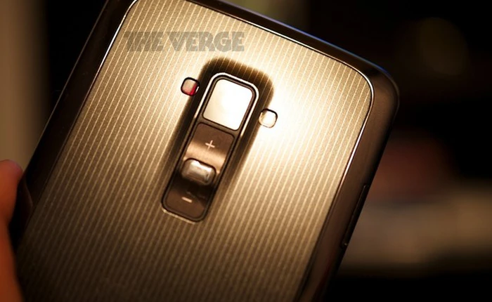 Lộ diện video thực tế điện thoại màn hình cong thứ 2 của thế giới