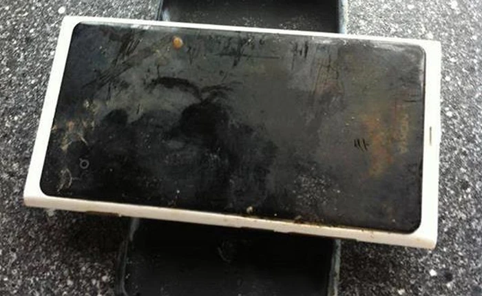 Lumia 800 bất ngờ sống khỏe sau hơn 3 tháng dưới nước