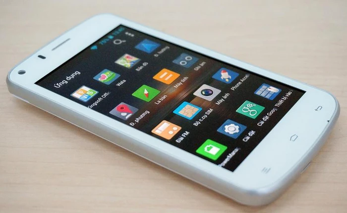 Cận cảnh smartphone 4 nhân P3 giá sốc