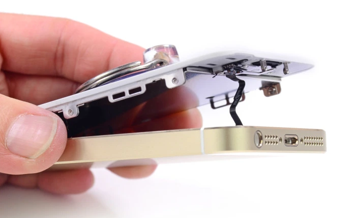 Apple cung cấp màn hình iPhone 5s/5c, chưa có nút home Touch ID