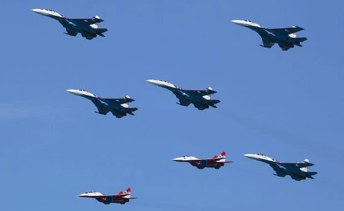 Những “Nghệ sĩ – Đấu sĩ” bầu trời (P2): Phi đội “Chim Én”