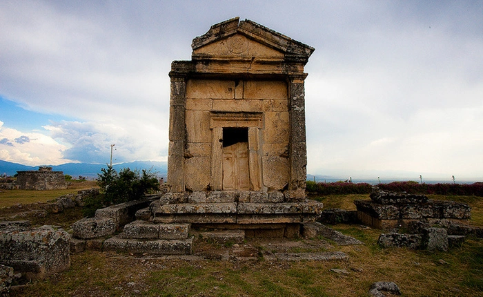 Ghé thăm những “cánh cổng địa ngục” có thật trên khắp thế giới