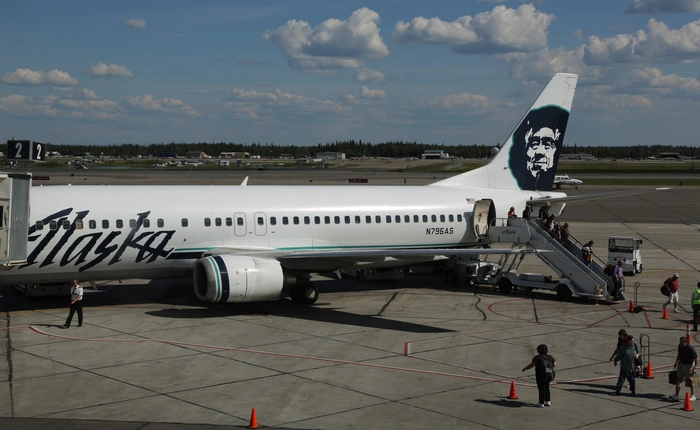 Suýt đâm vào máy bay vì Apple Maps chỉ đường sai