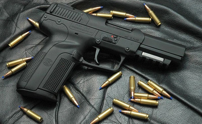 Cận vệ tổng thống Mỹ dùng súng gì?