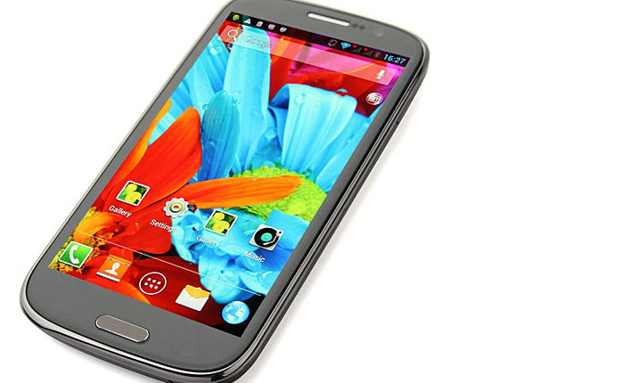 Siêu mẫu của SaiGonPhone lộ hàng