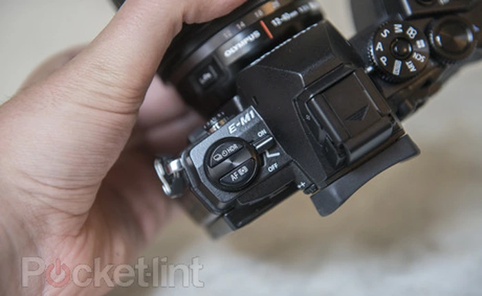 Olympus OM-D E-M1: Hiệu năng ấn tượng, thiết kế bền bỉ