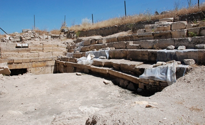 Tìm thấy “người canh gác” ở cánh cổng địa ngục