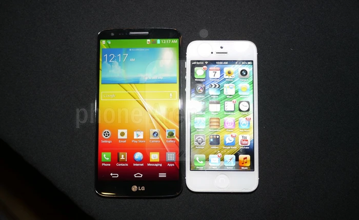 LG G2 so kè thiết kế cùng iPhone 5