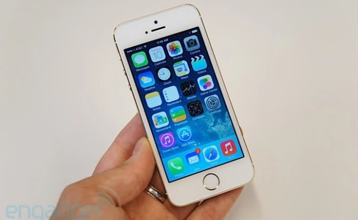 Các đại gia di động thi nhau “dìm hàng” iPhone mới