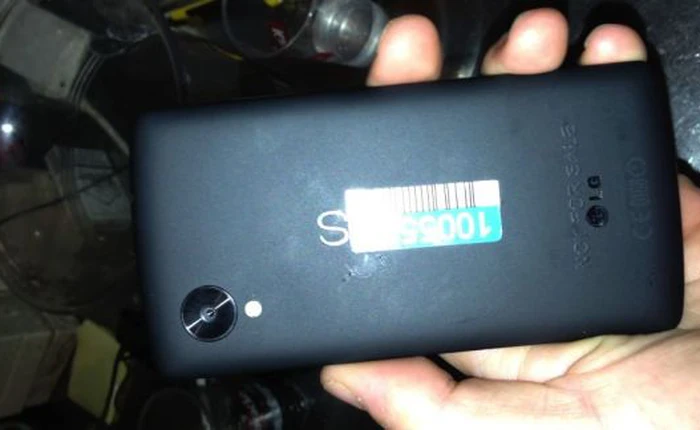 Không có Nexus 5 mà chỉ là Nexus 4 2013