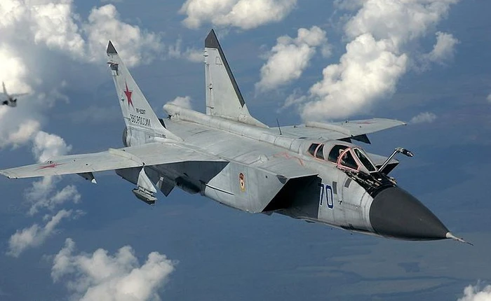 MIG-31 đã đánh bại máy bay nhanh nhất thế giới của Mỹ như thế nào?