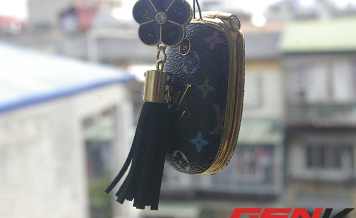 Độc đáo điện thoại nhái thiết kế thời trang trên đường phố Hà Nội