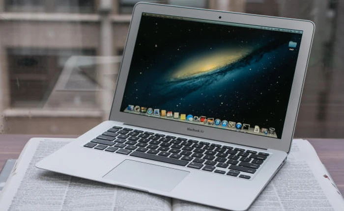 MacBook Air 2013 giảm giá chỉ còn 799 USD