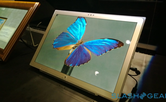 Panasonic trình diễn tablet Toughpad 20 inch độ phân giải 4K, giá bán 126 triệu đồng