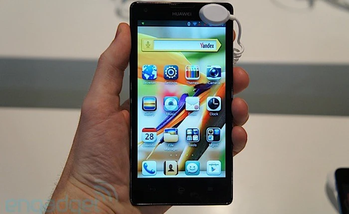 Huawei sản xuất phablet lõi tứ giá 2,8 triệu đồng