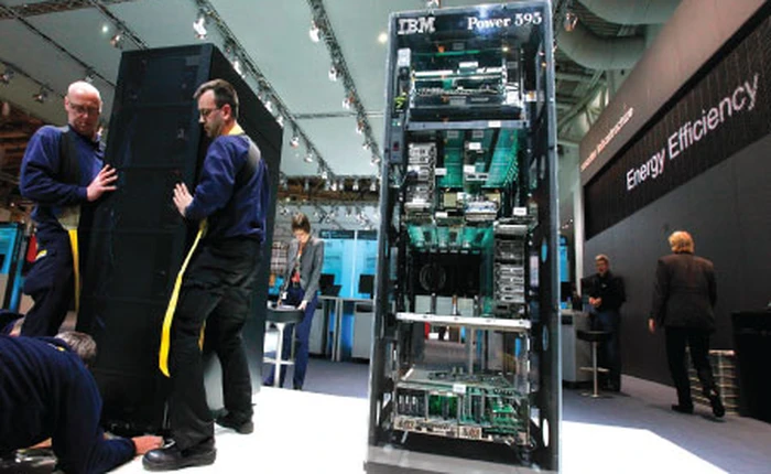 IBM loạng choạng