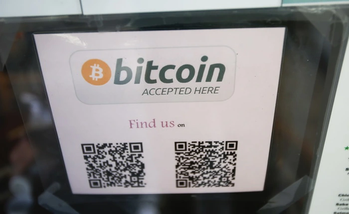 Tiền ảo Bitcoin lập kỷ lục, gần tương đương giá vàng