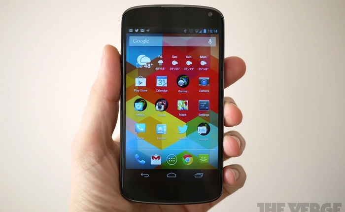 Lý giải Nexus 4 có chất lượng màu sắc không đồng nhất