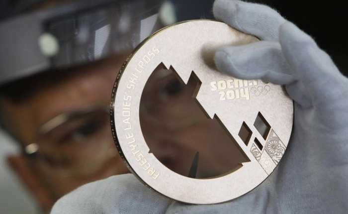 Cùng ngắm quy trình tạo ra 1 tấm huy chương thế vận hội mùa đông 2014