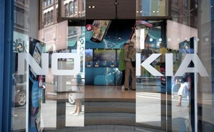 Nhân viên khóc than vĩnh biệt Nokia