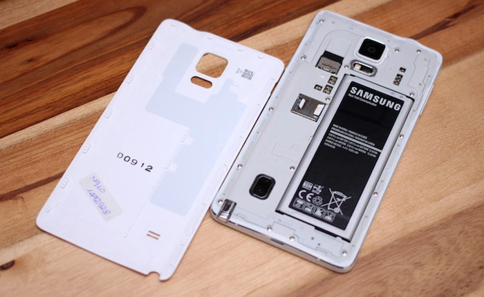 Chi phí linh kiện Galaxy Note 4 cao hơn iPhone 6 Plus