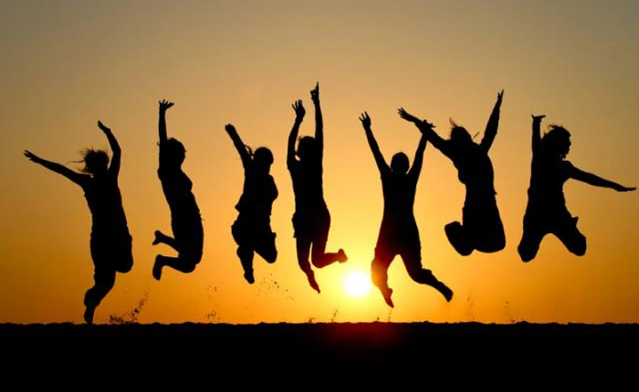 Điều gì sẽ xảy ra nếu tất cả mọi người trên Trái đất cùng nhảy một lúc?