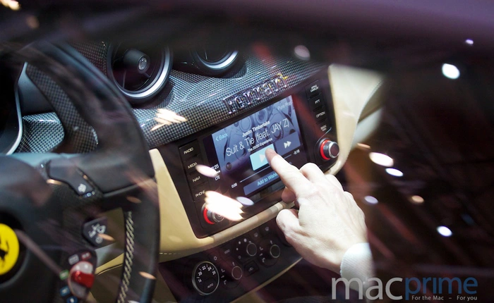 Phó chủ tịch marketing iOS trực tiếp tới dự buổi giới thiệu CarPlay trên Ferrari