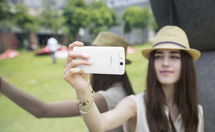 OPPO N1 mini xanh xà cừ chính thức bán tại Việt Nam với giá 8,99 triệu đồng