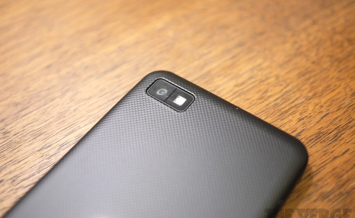 Quá ế, BlackBerry Z10 phải bán đại hạ giá