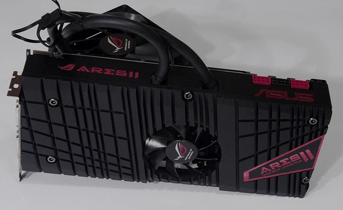 Card đồ họa 2 nhân R9 295X2 cao cấp với công nghệ làm mát lai của AMD