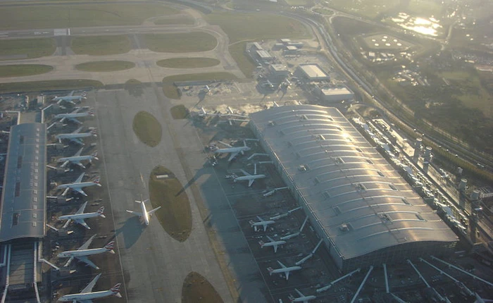 Quảng cáo Galaxy S5, Samsung "đổi tên" nhà ga sân bay nổi tiếng Heathrow