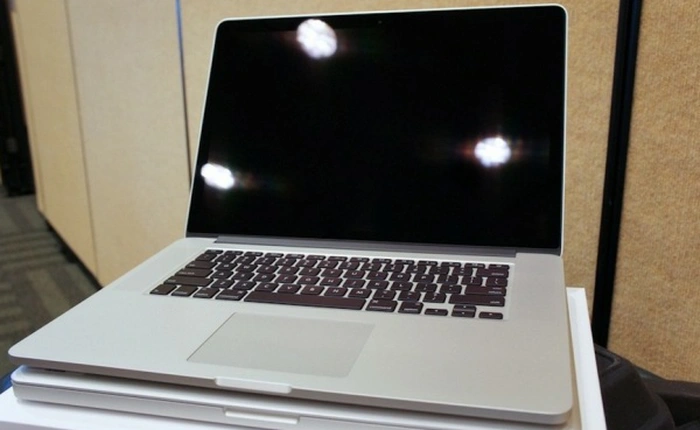 Apple sắp khai tử Macbook Pro 13 inch màn hình thường