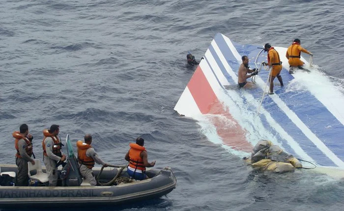Tai nạn máy bay, làm sao để sống sót?