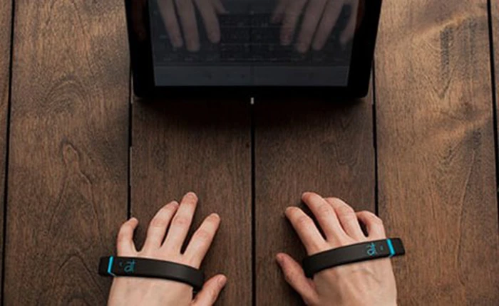 Đã tay với bàn phím "tàng hình" chỉ có trong phim viễn tưởng