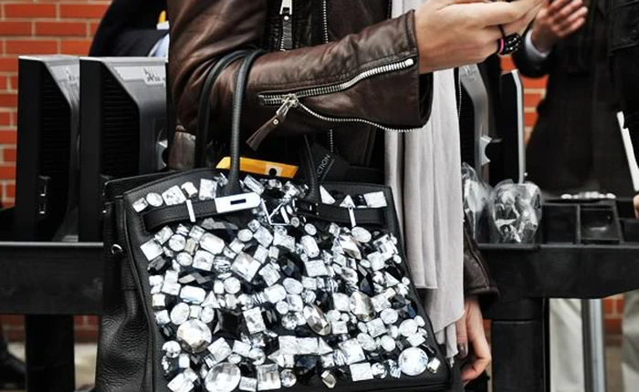 Báo mạng quốc tế đăng tin người VN lừa đảo bán túi Hermes fake