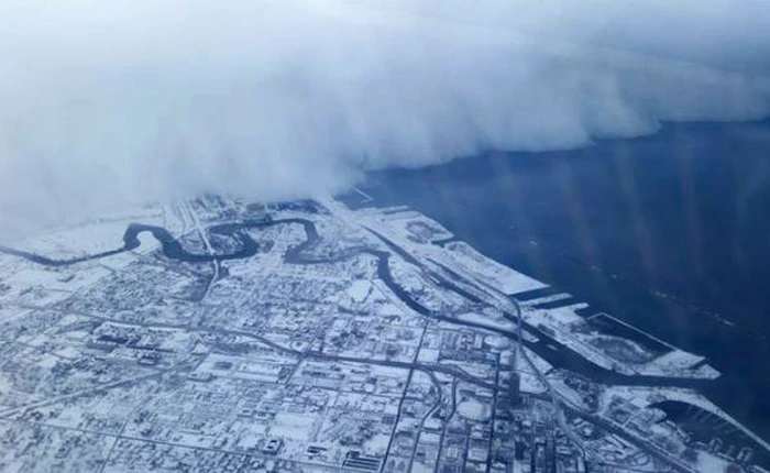 Cận cảnh bão tuyết khổng lồ khi nhìn từ bên trong