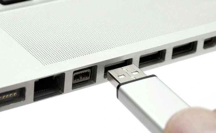 Máy tính không kết nối internet cũng bị gián điệp Mỹ theo dõi