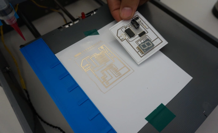 Máy in 3D Squink giúp in mạch điện tử - giá rẻ