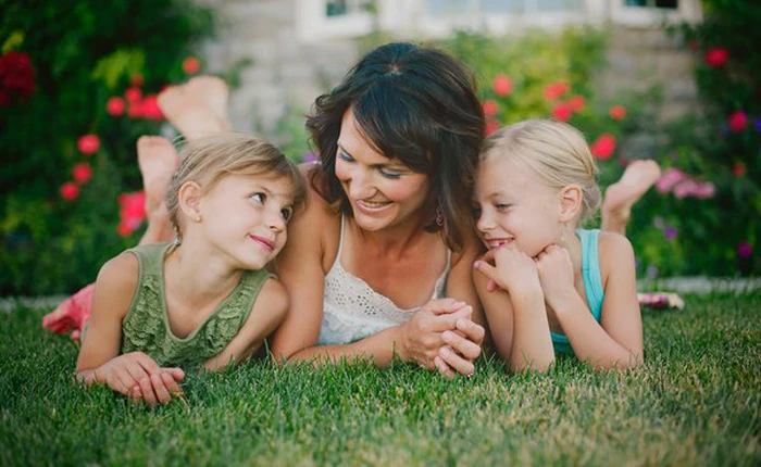 Ghép mặt thật đơn giản với vài bước Photoshop