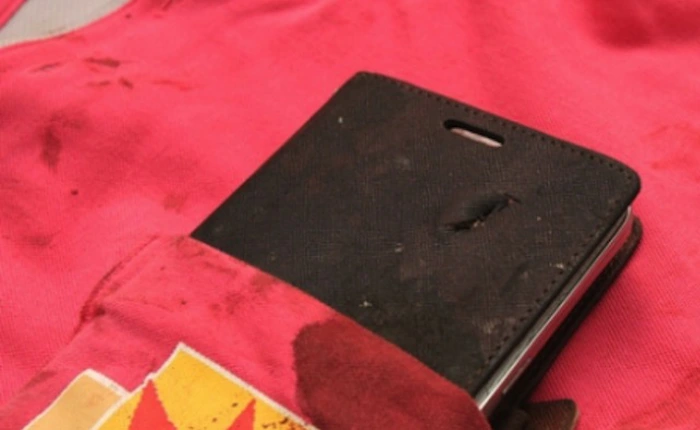 Galaxy Mega "liều mình" làm bia chống đạn cứu chủ nhân