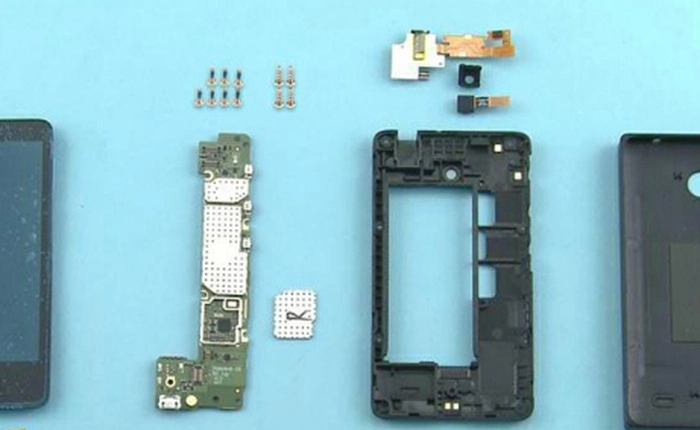 Cận cảnh Nokia X sau khi rã máy