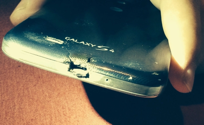 Cháy Galaxy S4 được tặng miễn phí HTC M8