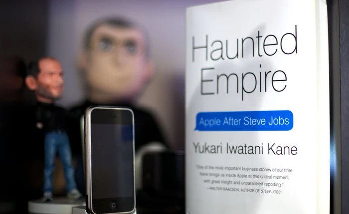 Tim Cook cho rằng cuốn sách mới viết về Apple là "vô nghĩa"