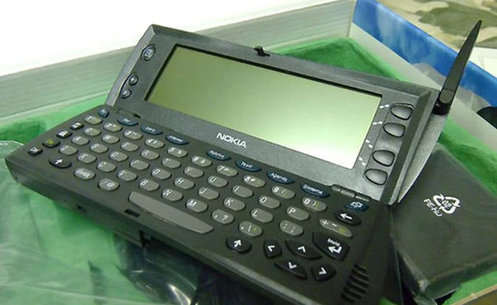 Điện thoại cũ bỗng dưng được hét giá… trên trời!