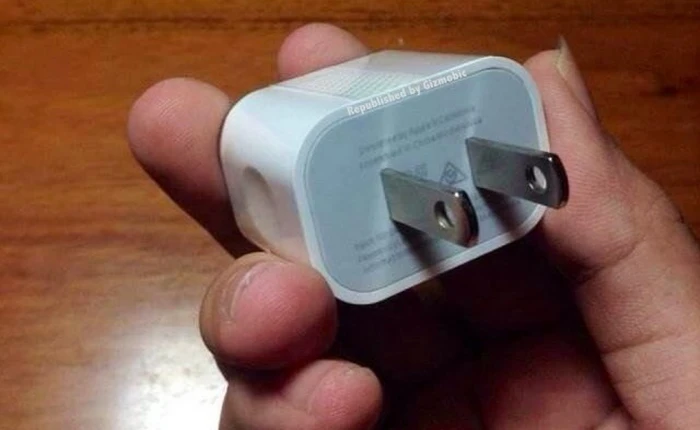 Apple thay đổi thiết kế cục sạc iPhone 6