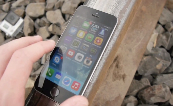 [26/07] iPhone 5s "nát xác" dưới bánh tàu hỏa, VLC sắp xuất hiện trên Windows Phone 8.1